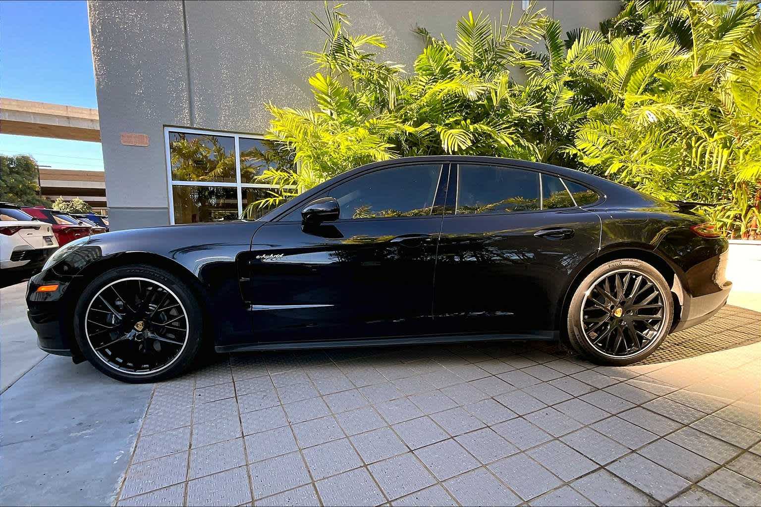 Thumbnail: 2020 Porsche Panamera - 4