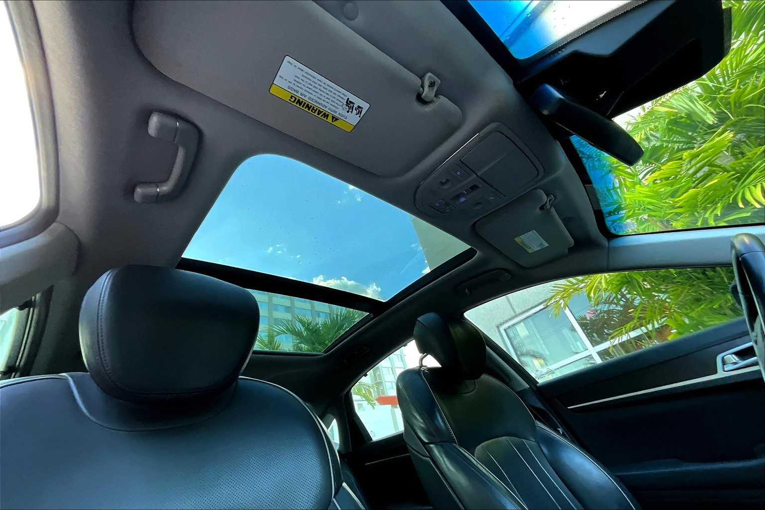 Thumbnail: 2016 Hyundai Genesis - 31
