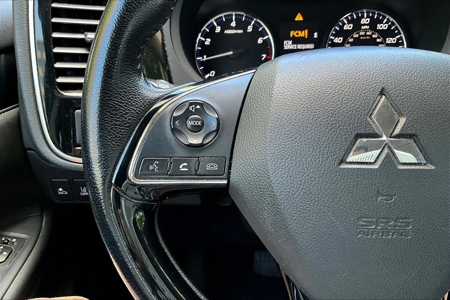 Thumbnail: 2020 Mitsubishi Outlander - 25