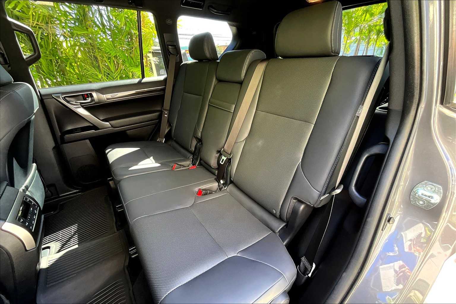 Thumbnail: 2022 Lexus GX - 30