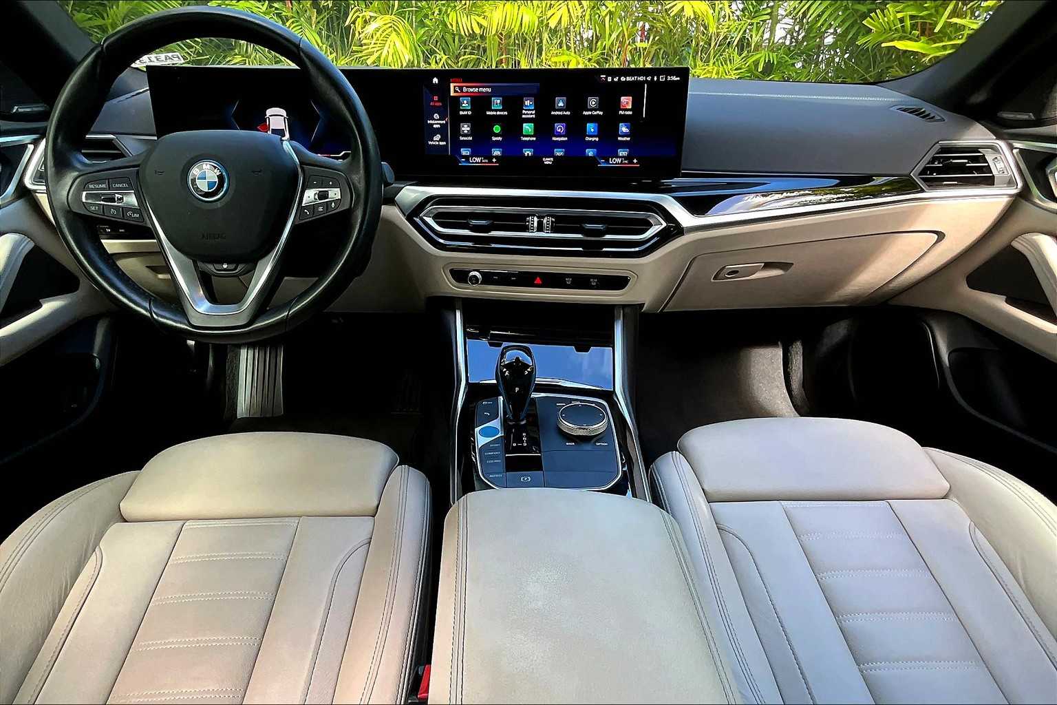 Thumbnail: 2022 BMW i4 - 11