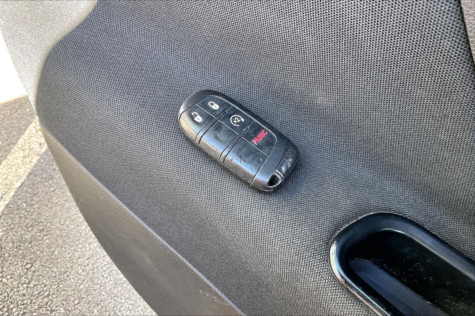 Thumbnail: 2015 Jeep Renegade - 20