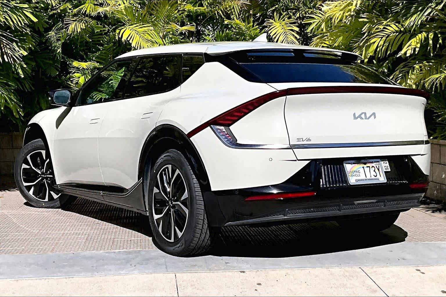 Thumbnail: 2022 Kia EV6 - 5
