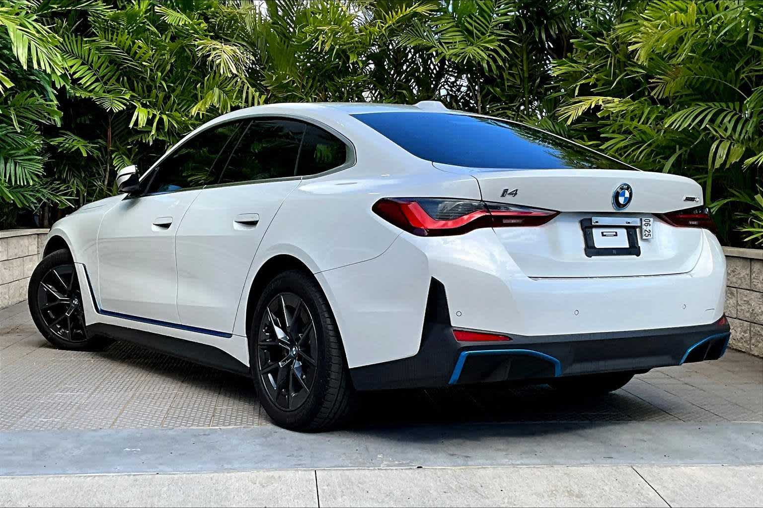 Thumbnail: 2022 BMW i4 - 5