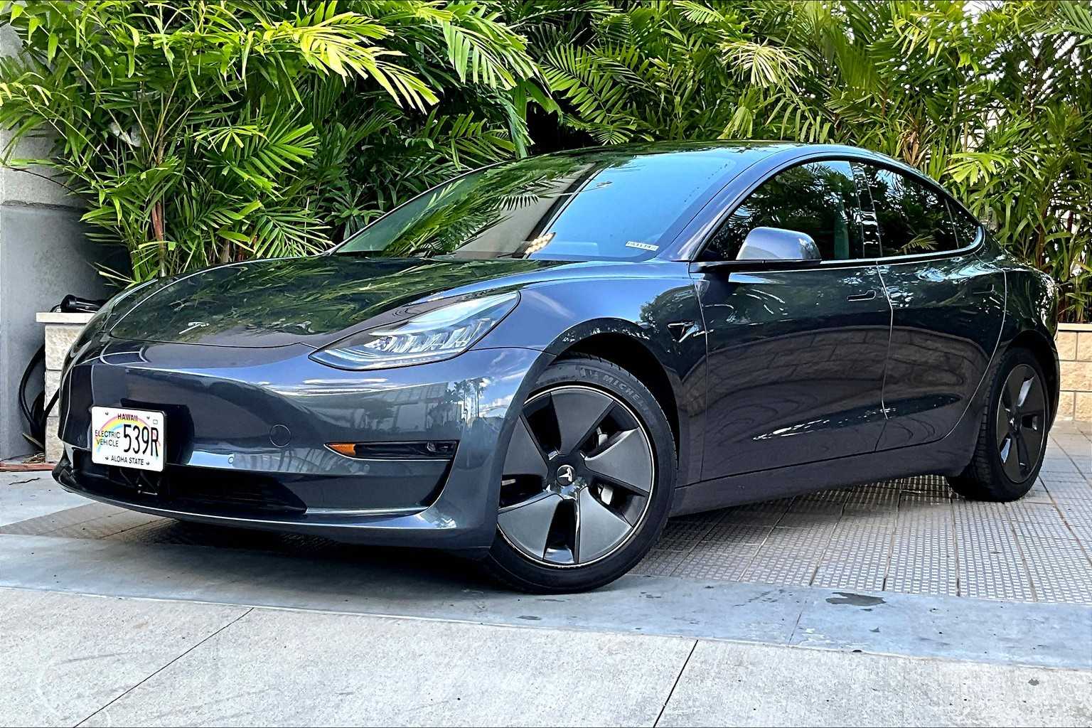 Thumbnail: 2021 Tesla Model 3 - 1