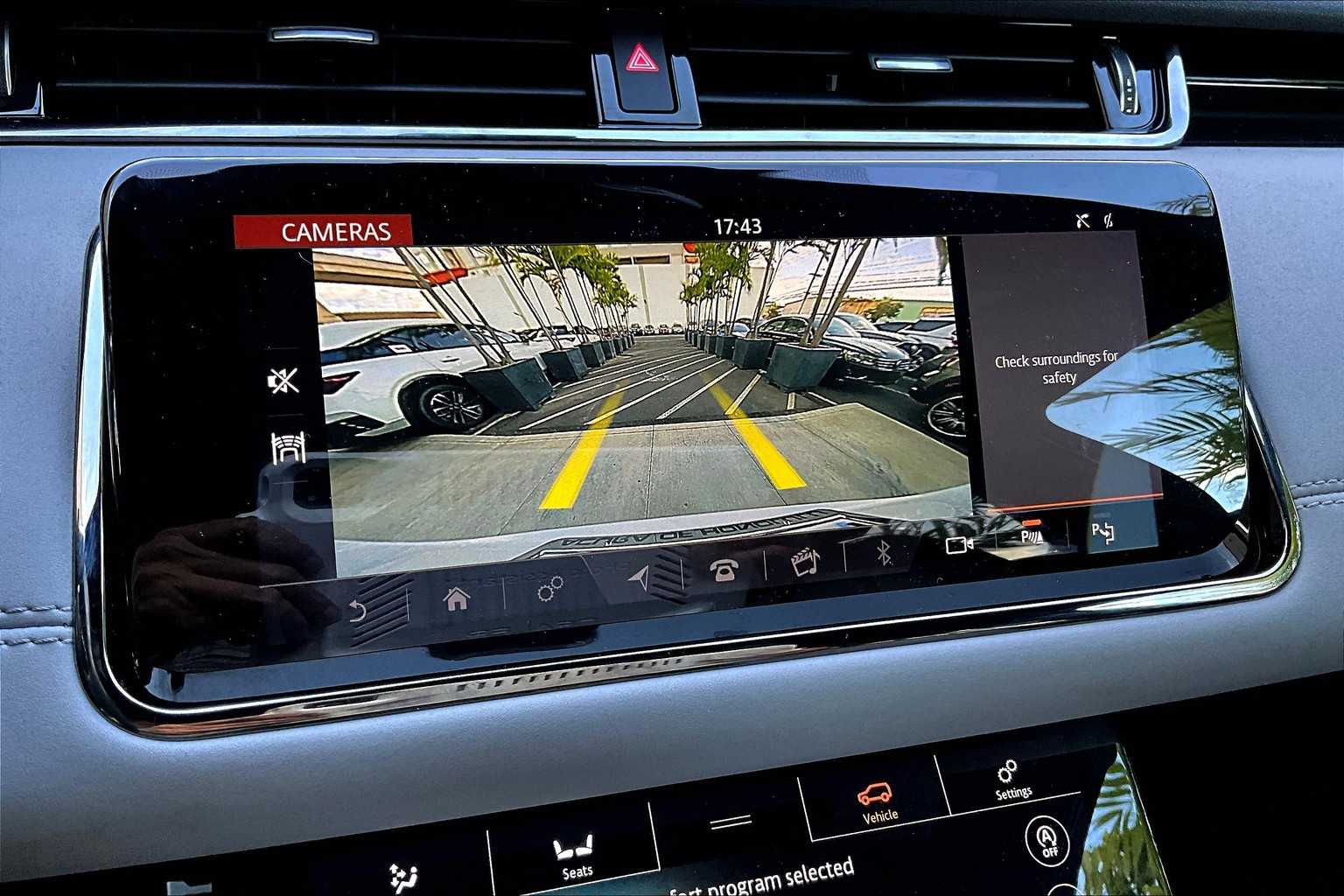 Thumbnail: 2020 Land Rover Range Rover Evoque - 27