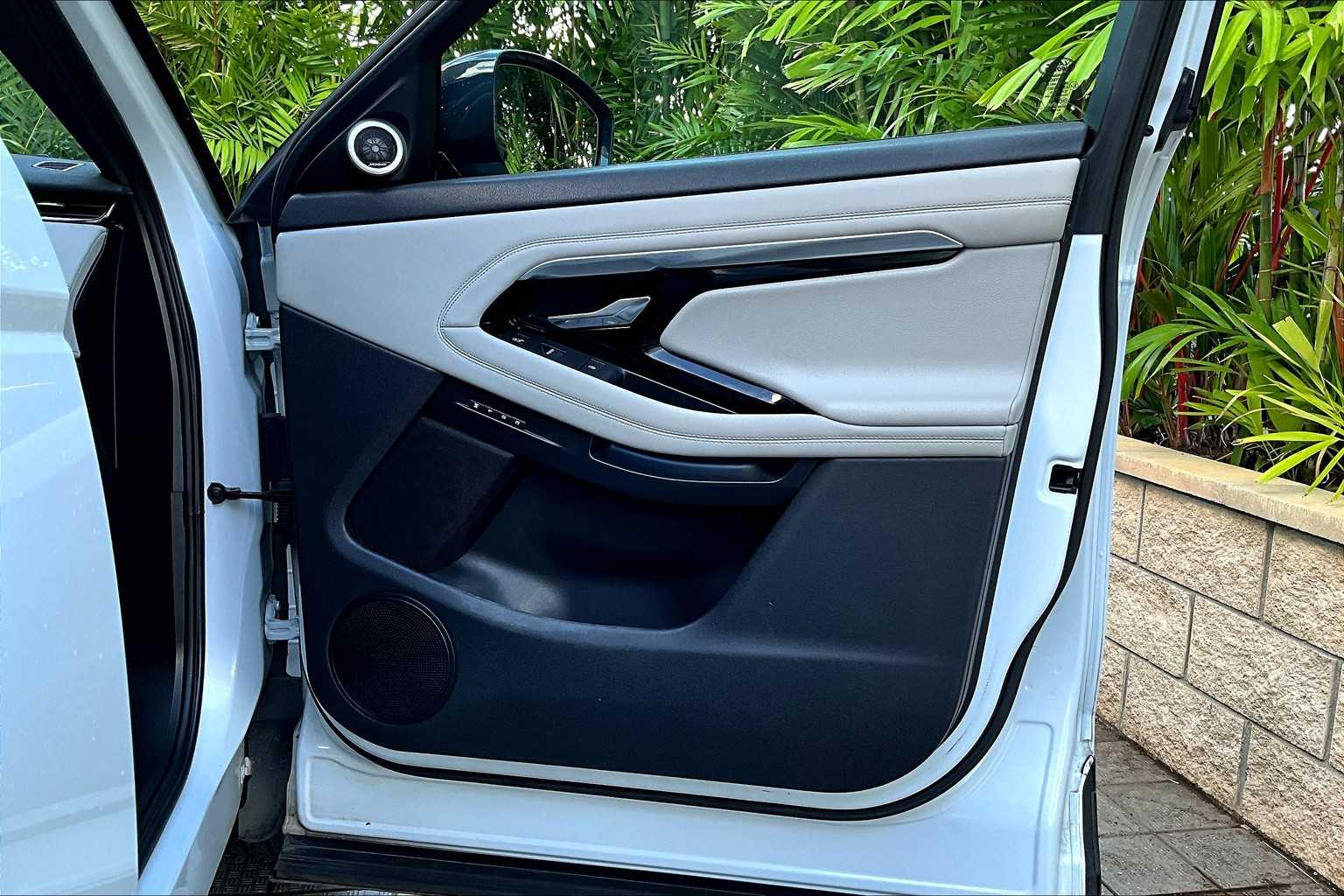 Thumbnail: 2020 Land Rover Range Rover Evoque - 29