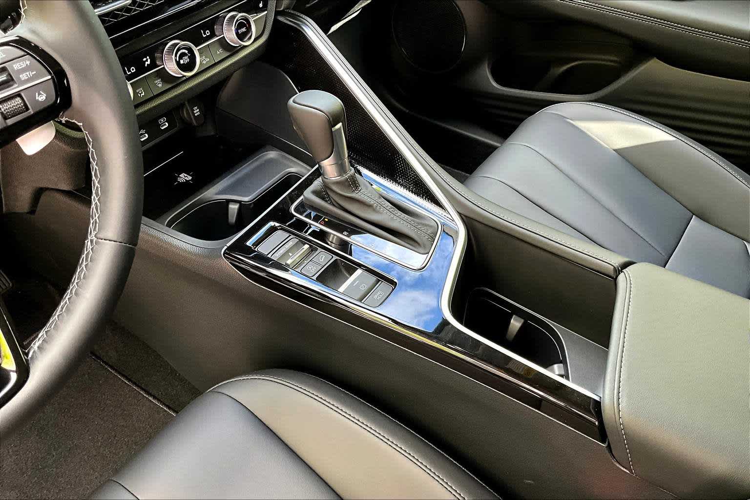 Thumbnail: 2025 Acura ADX - 18