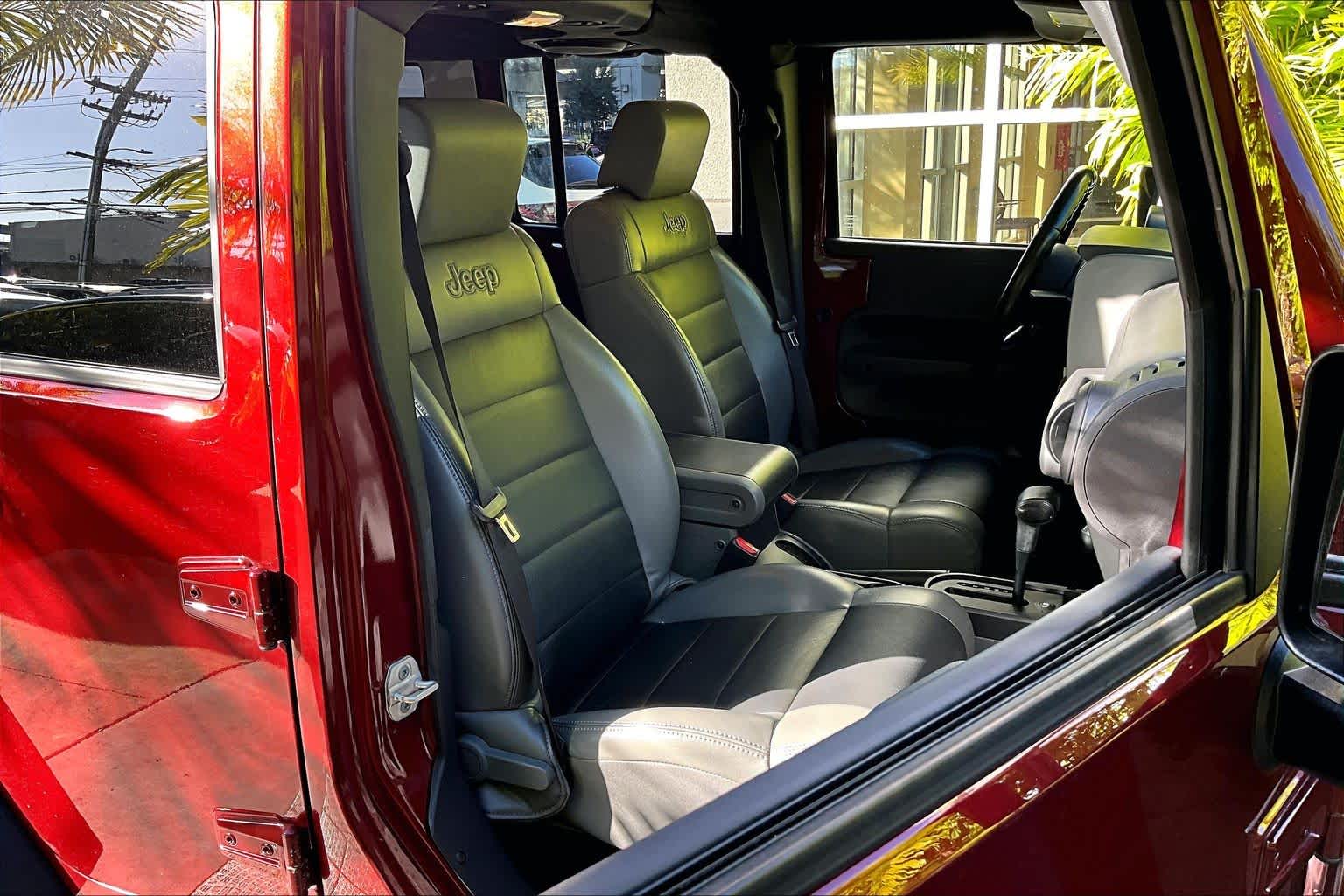 Thumbnail: 2010 Jeep Wrangler - 14