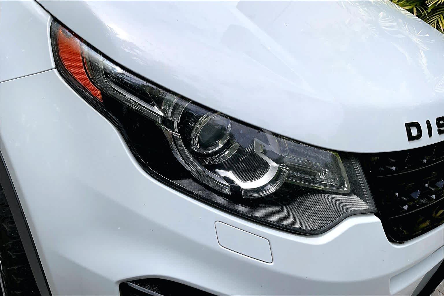 Thumbnail: 2015 Land Rover Discovery Sport - 32