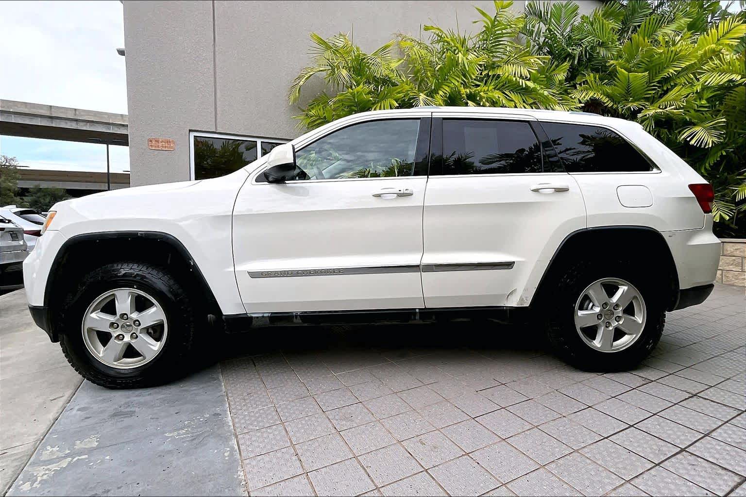 Thumbnail: 2011 Jeep Grand Cherokee - 4