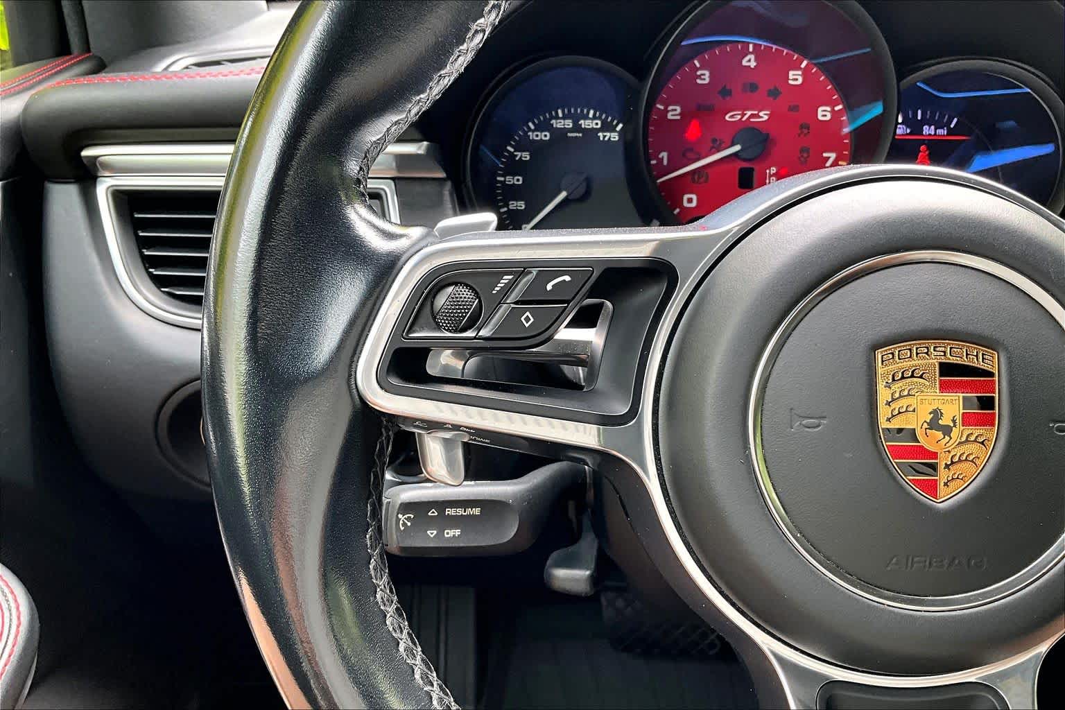 Thumbnail: 2017 Porsche Macan - 25