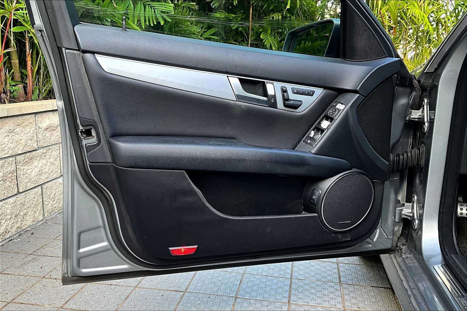 Thumbnail: 2012 Mercedes-Benz C-Class - 28