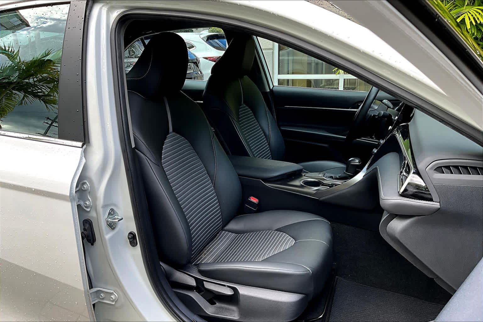 Thumbnail: 2022 Toyota Camry - 14