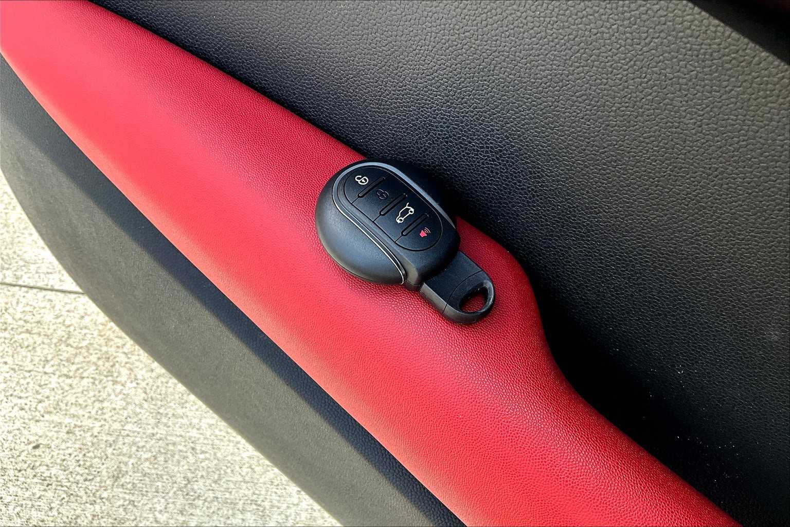 Thumbnail: 2017 MINI Cooper Hardtop - 19
