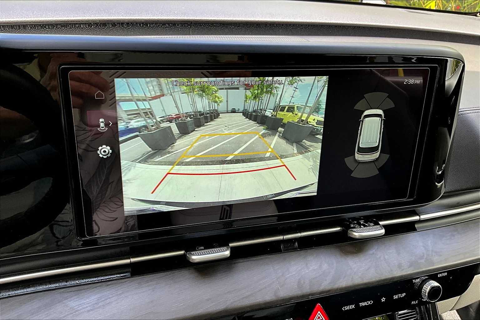 Thumbnail: 2023 Kia Carnival - 26