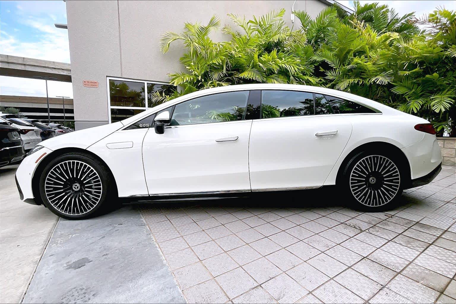 Thumbnail: 2022 Mercedes-Benz EQS - 4