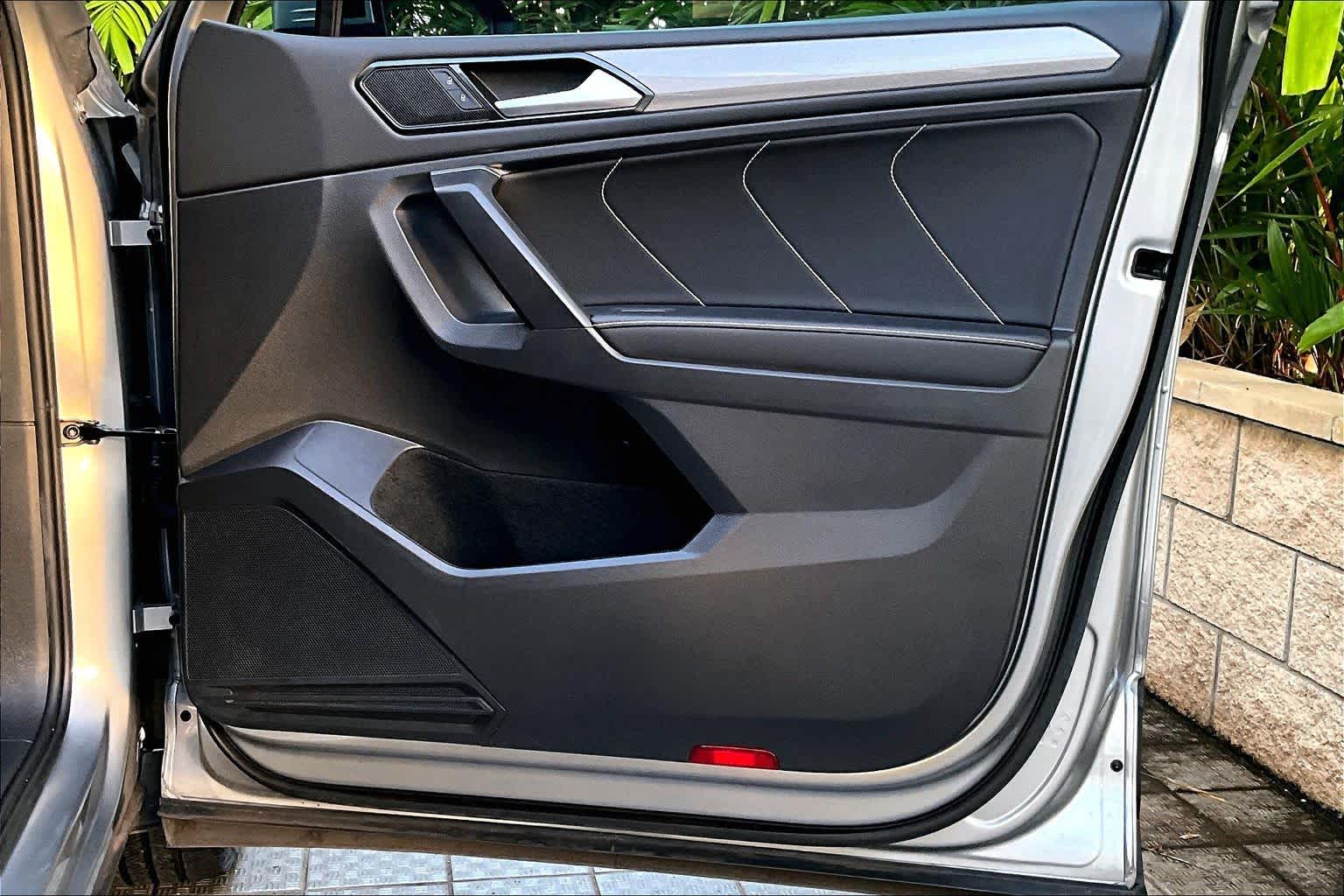 Thumbnail: 2022 Volkswagen Tiguan - 28