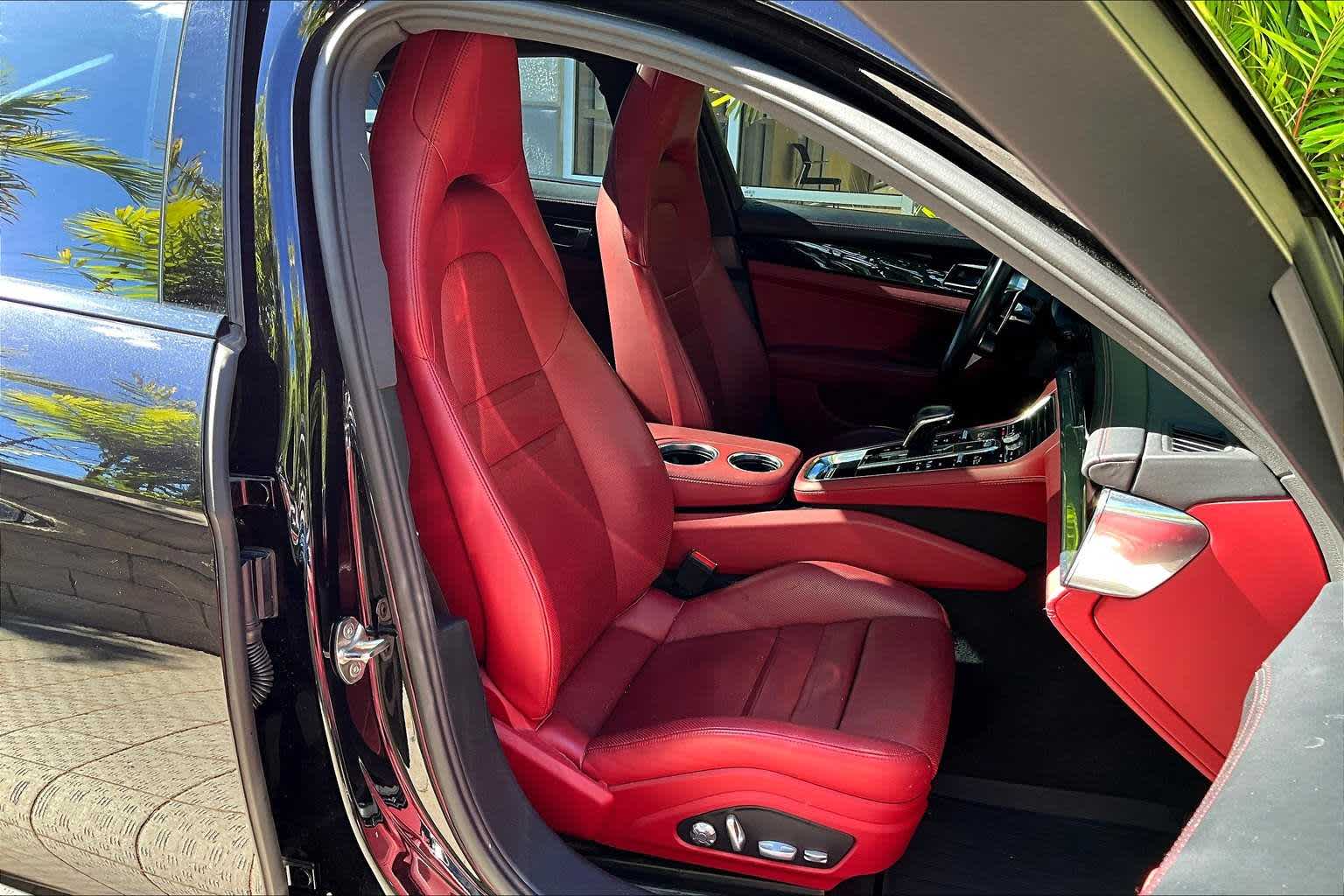 Thumbnail: 2020 Porsche Panamera - 14