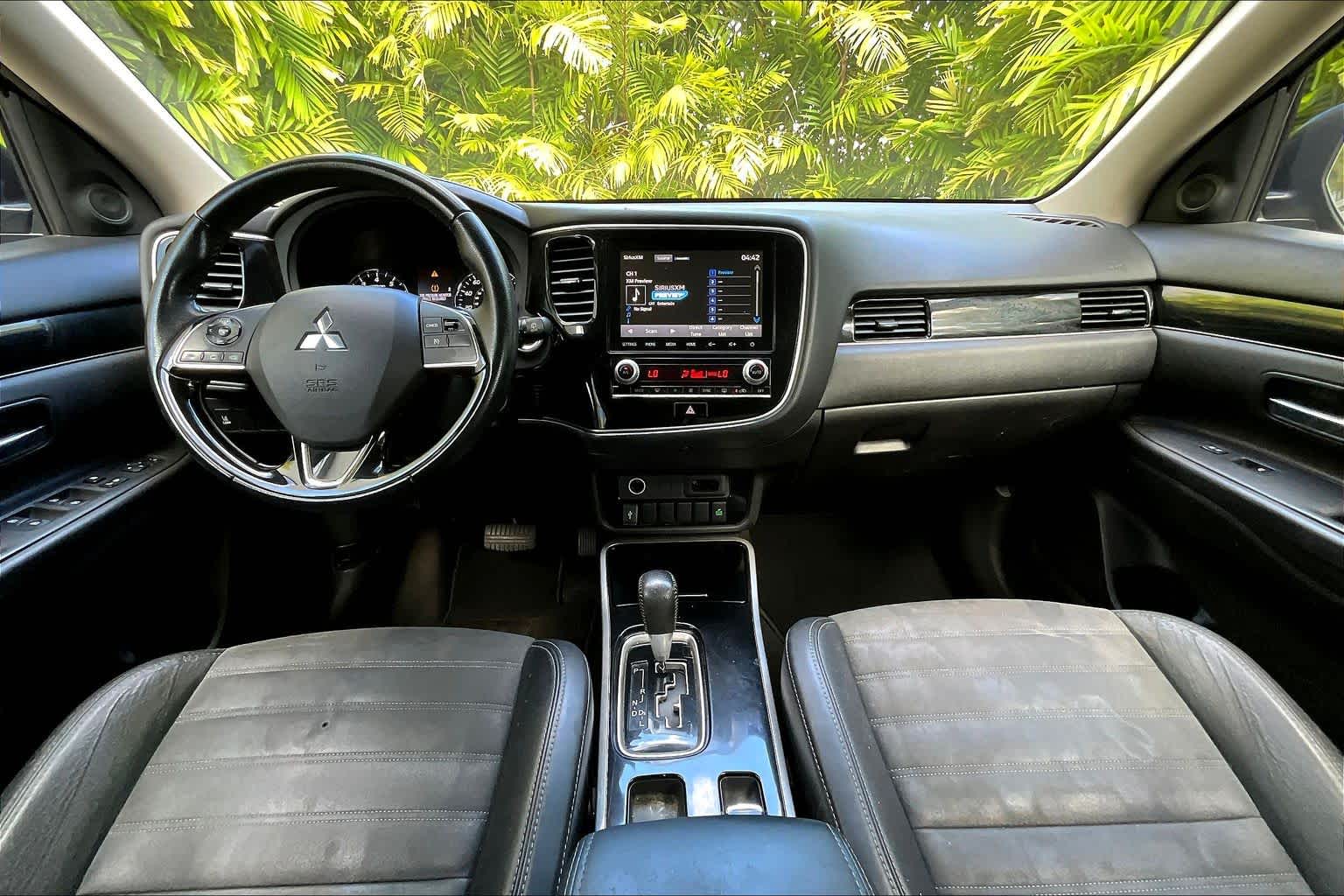 Thumbnail: 2020 Mitsubishi Outlander - 11