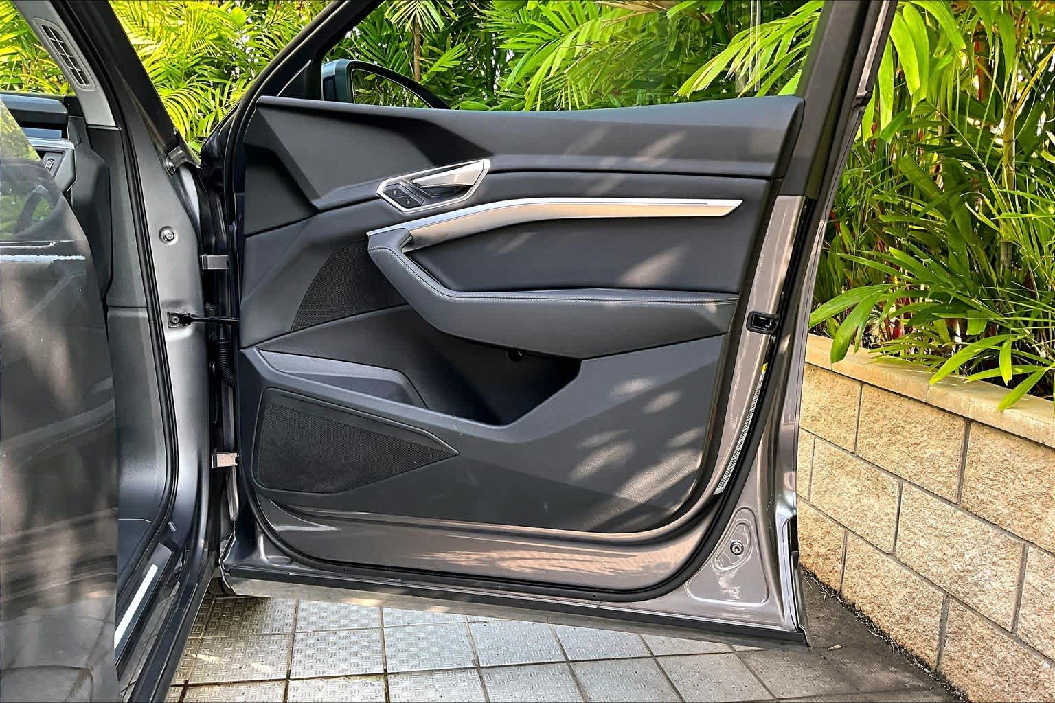 Thumbnail: 2021 Audi e-tron - 29