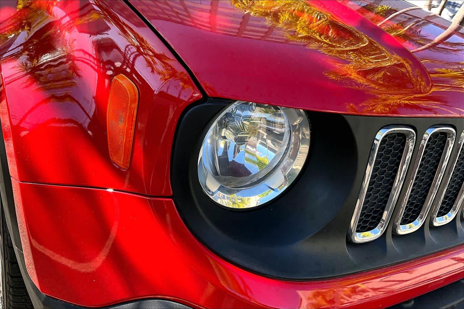 Thumbnail: 2015 Jeep Renegade - 31