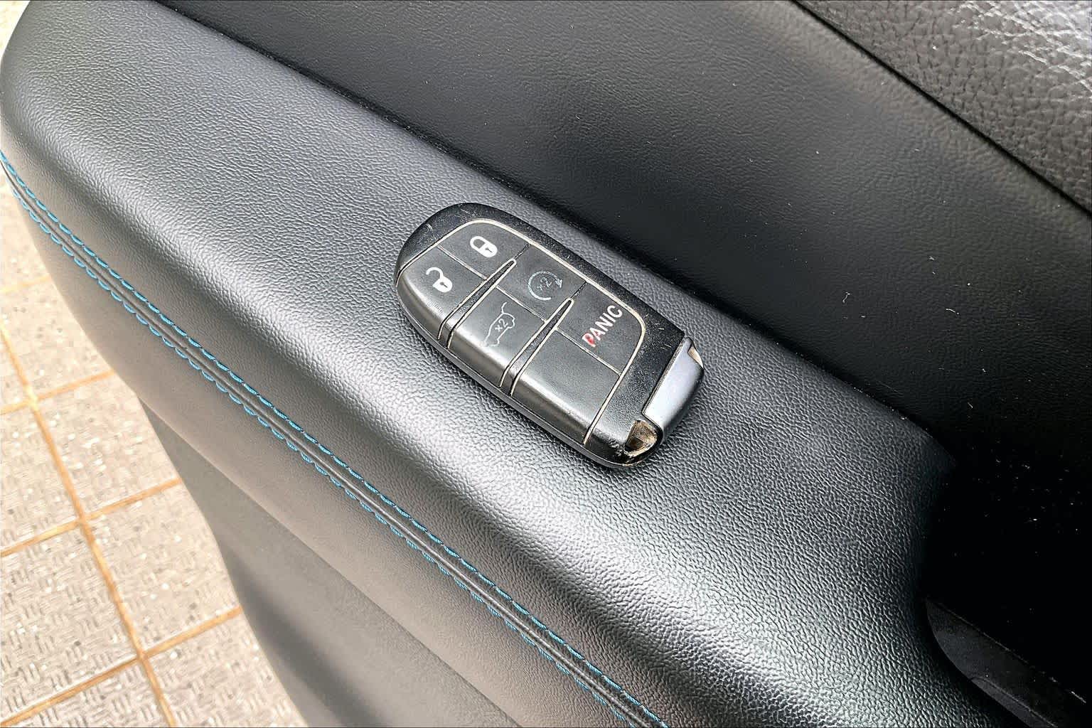 Thumbnail: 2018 Jeep Grand Cherokee - 20