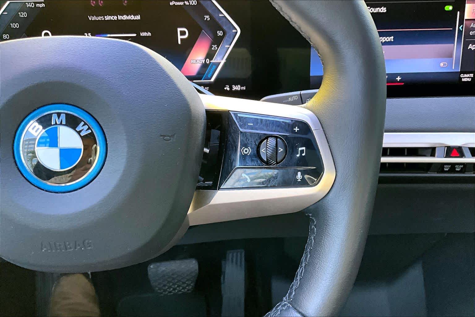 Thumbnail: 2023 BMW iX - 25