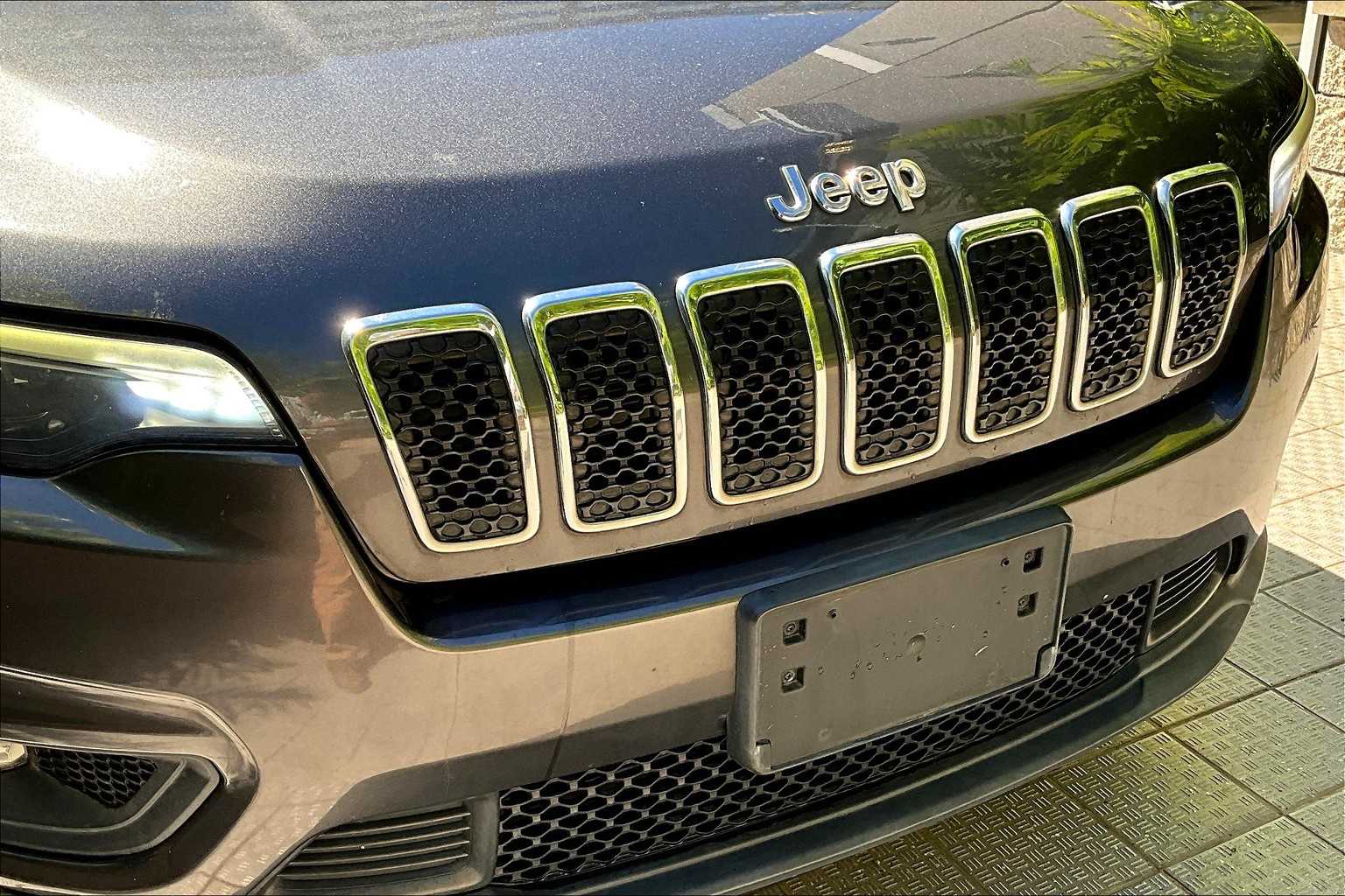Thumbnail: 2019 Jeep Cherokee - 34