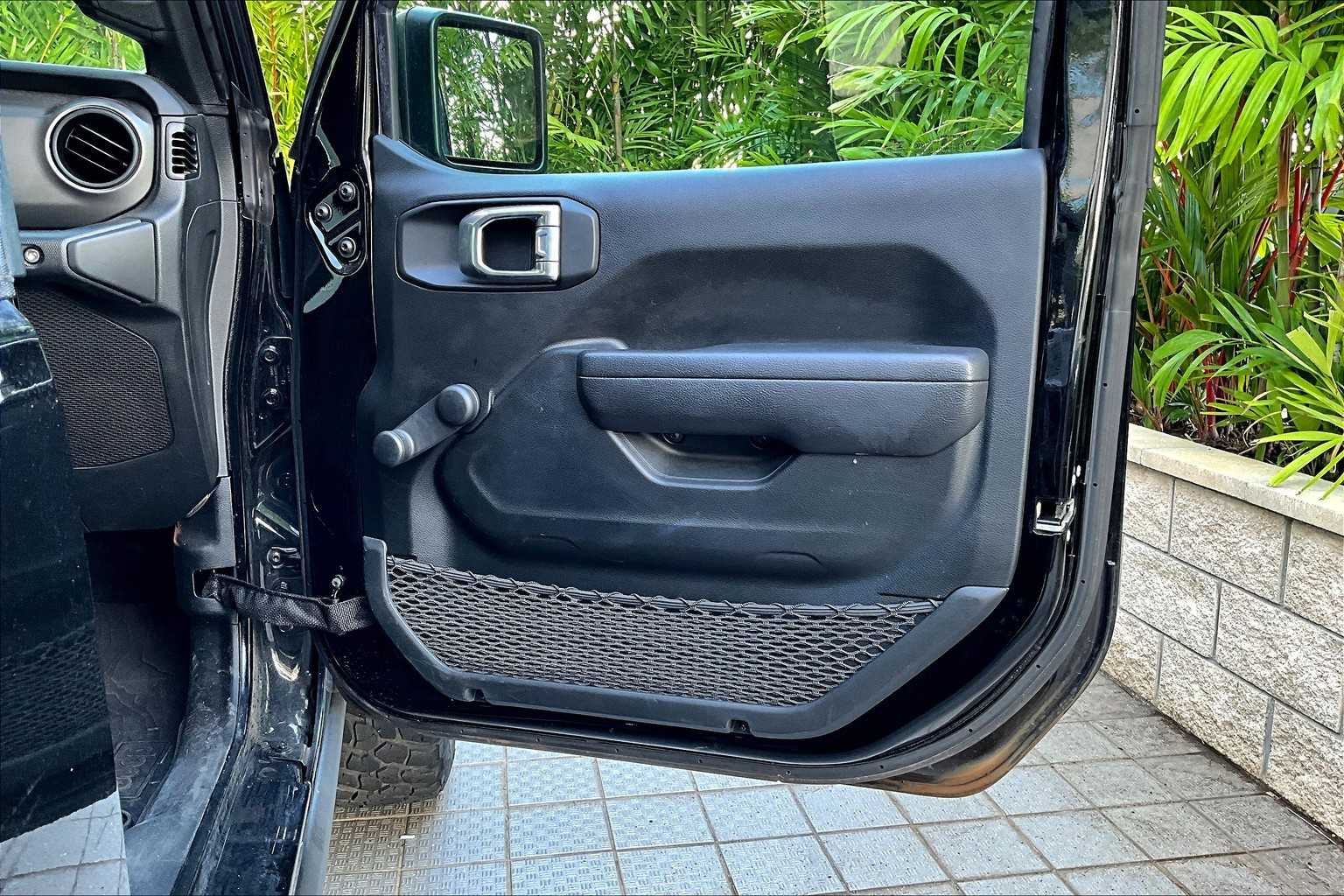 Thumbnail: 2022 Jeep Wrangler - 29