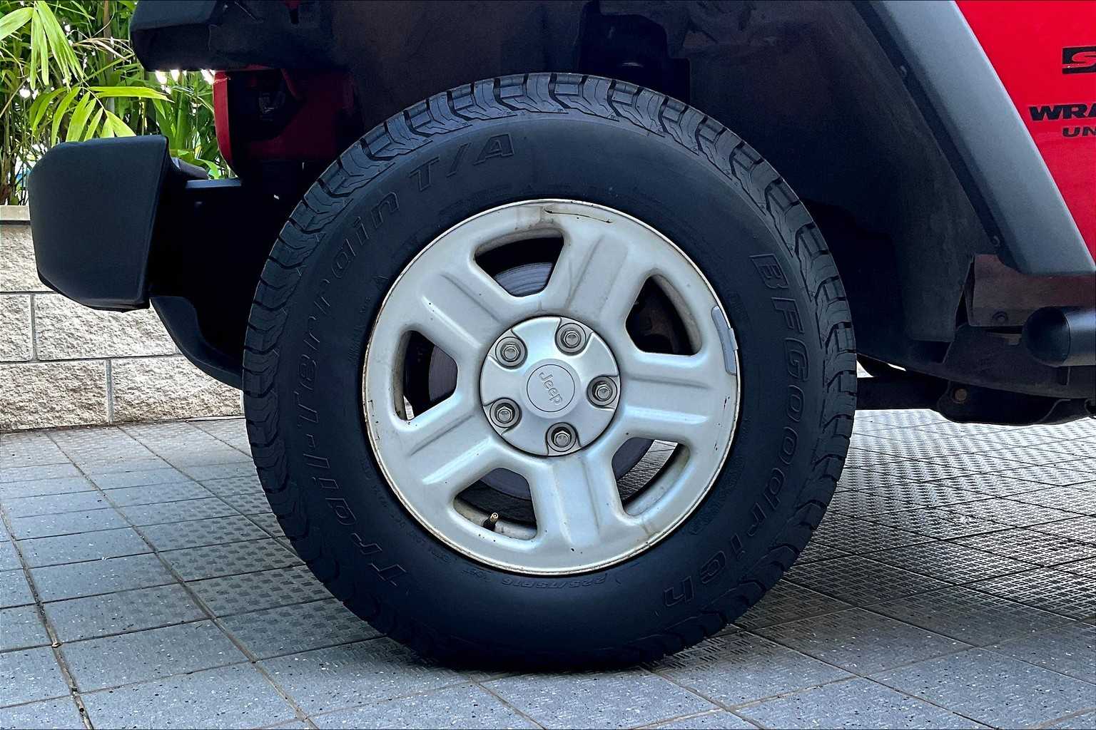 Thumbnail: 2017 Jeep Wrangler - 9