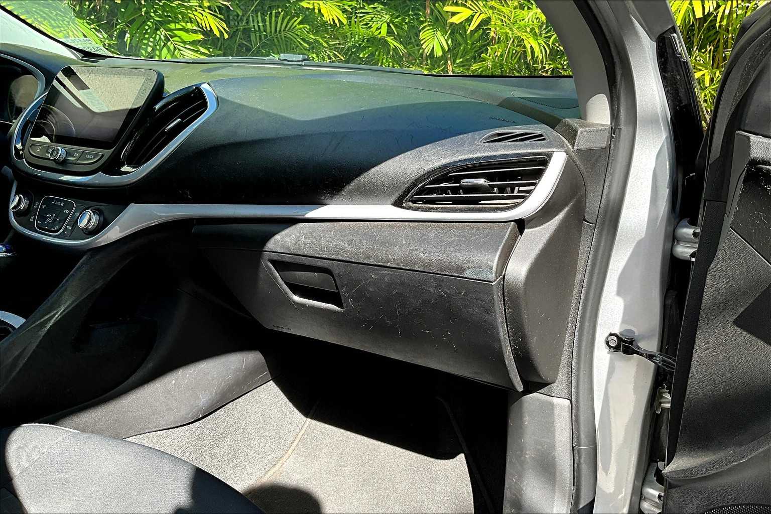 Thumbnail: 2017 Chevrolet Volt - 24