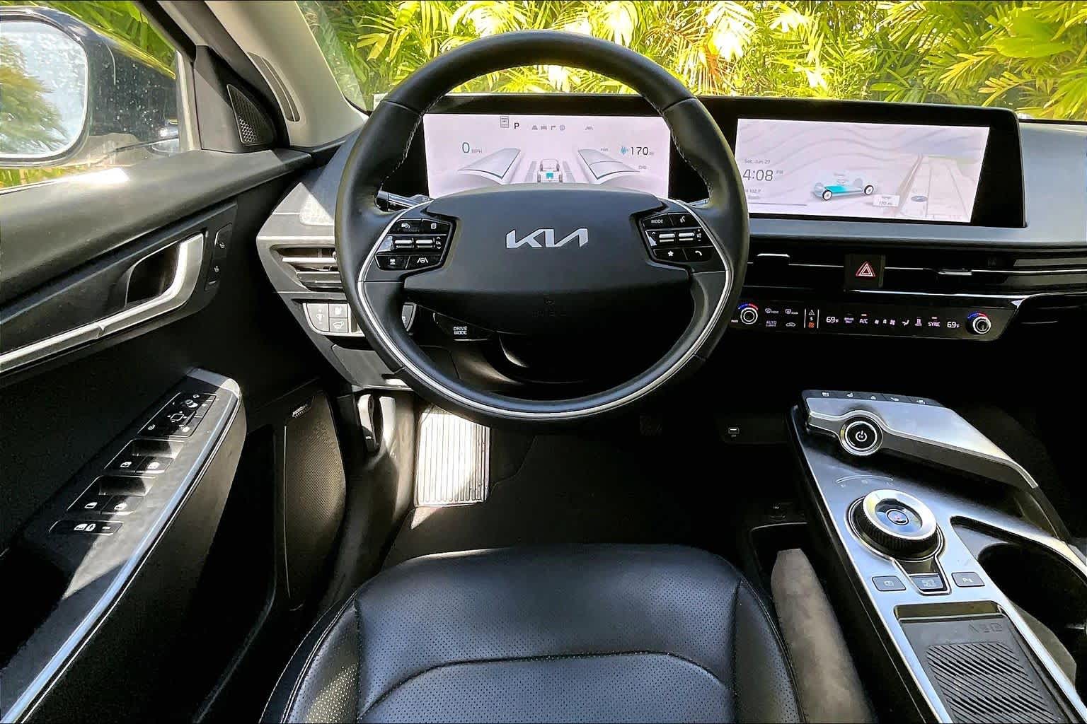 Thumbnail: 2022 Kia EV6 - 15