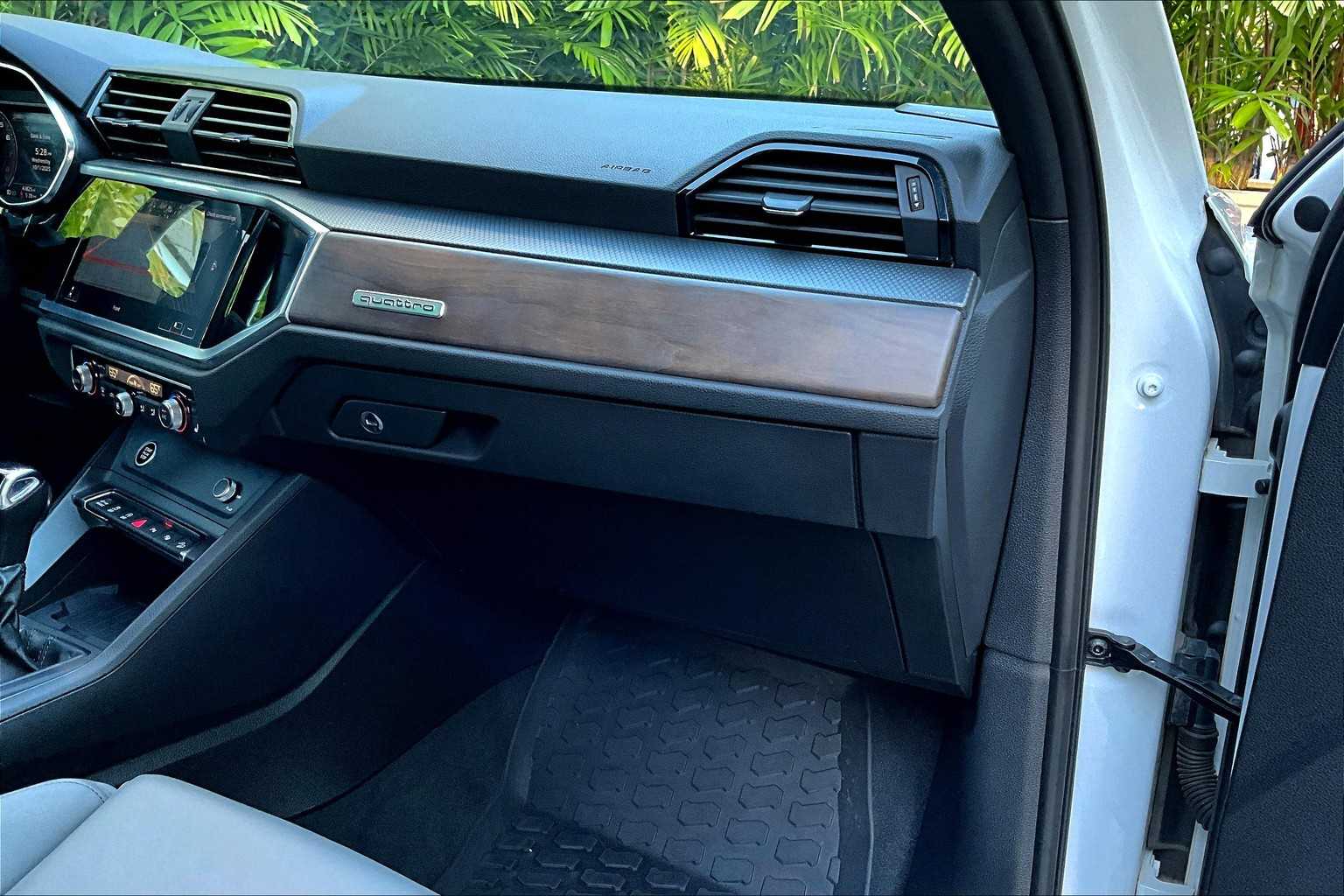 Thumbnail: 2021 Audi Q3 - 24