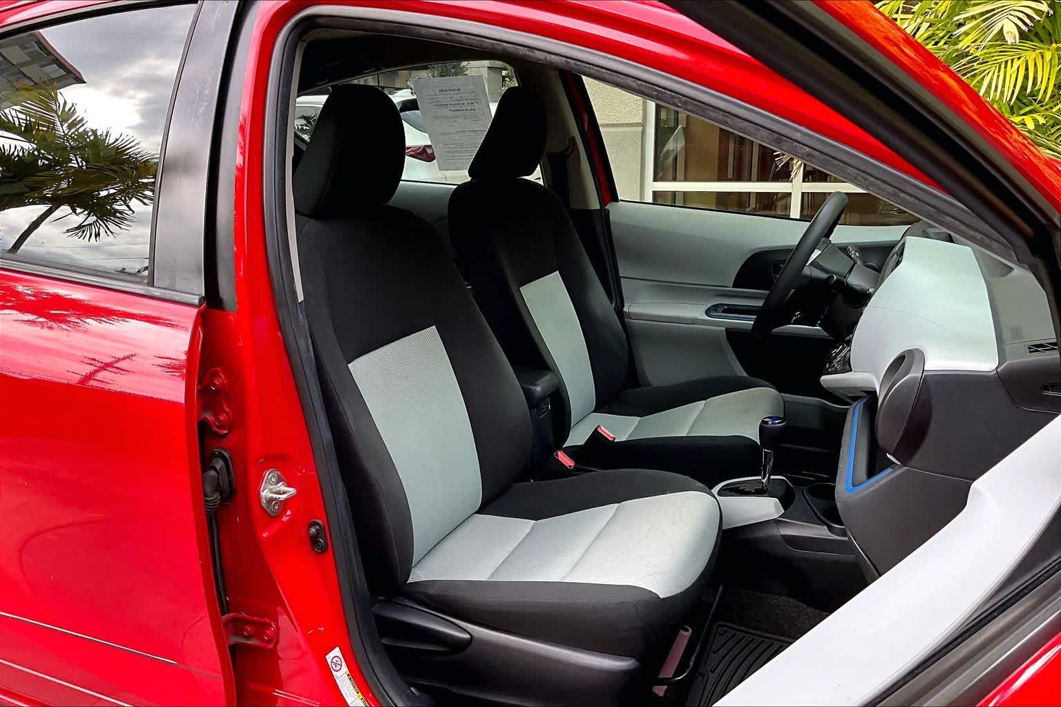 Thumbnail: 2012 Toyota Prius c - 14