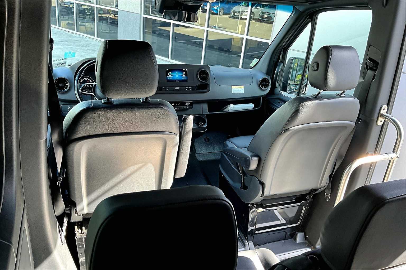 Thumbnail: 2022 Mercedes-Benz Sprinter - 13