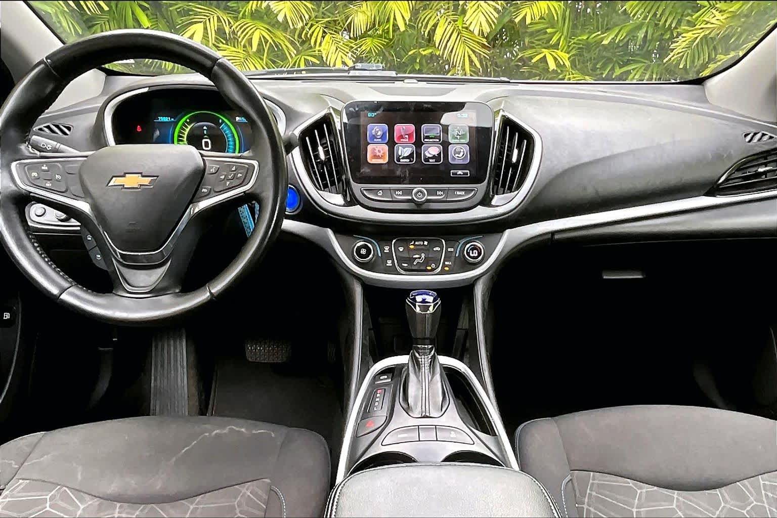 Thumbnail: 2017 Chevrolet Volt - 11