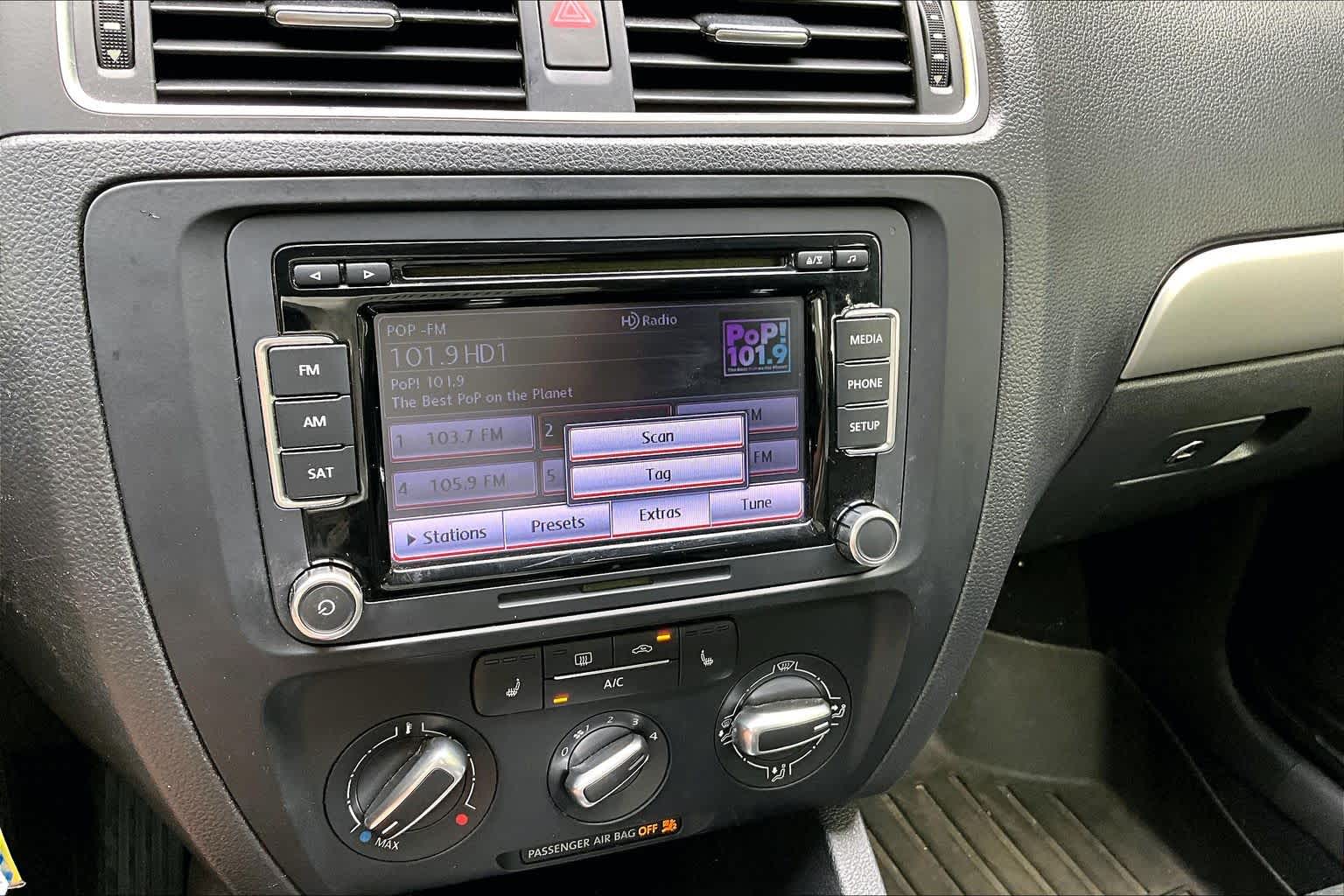 Thumbnail: 2013 Volkswagen Jetta - 27