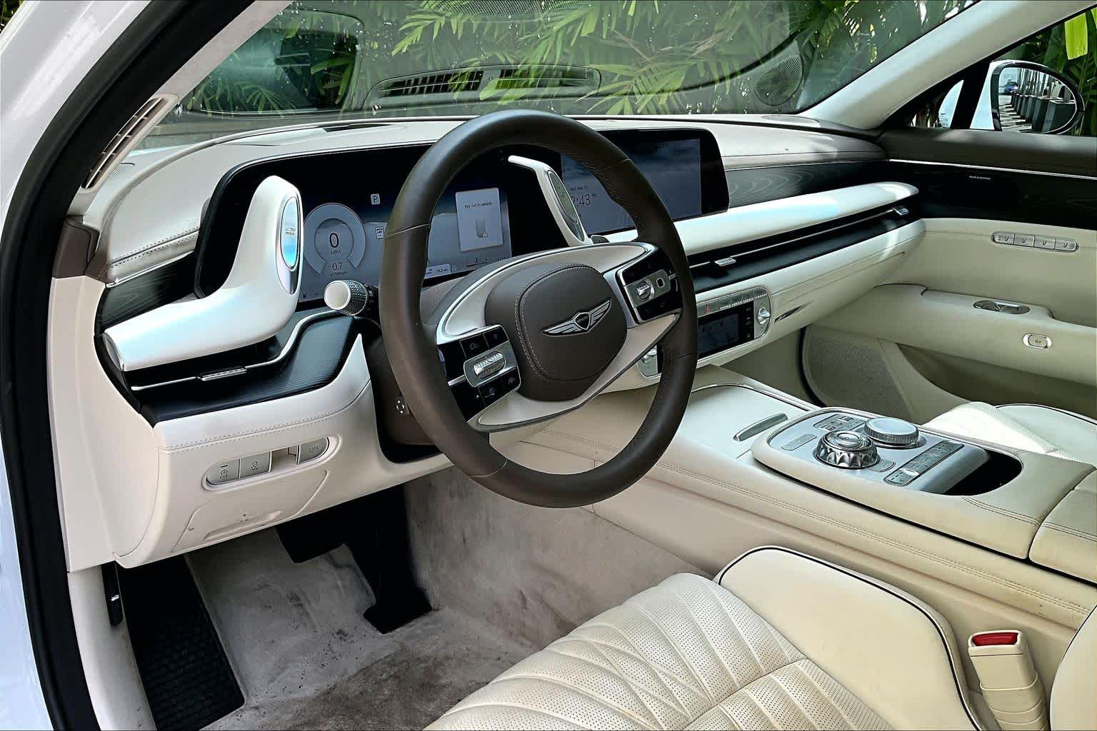 Thumbnail: 2023 Genesis G90 - 3