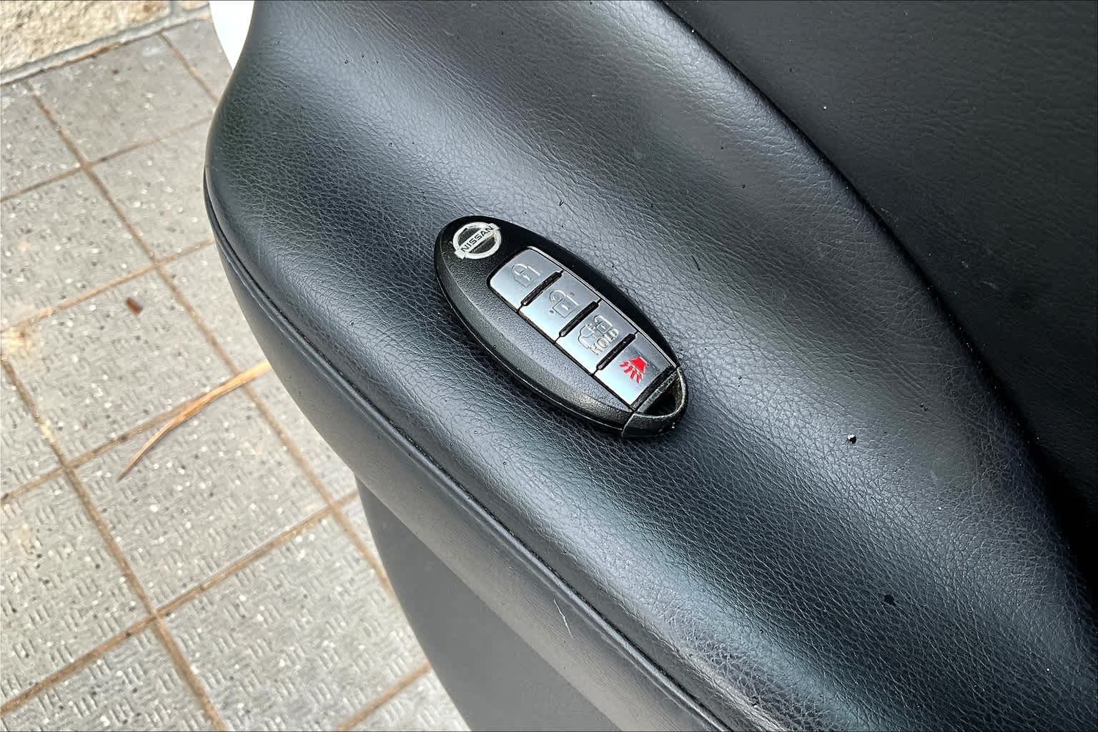2013 Nissan Leaf SL 19