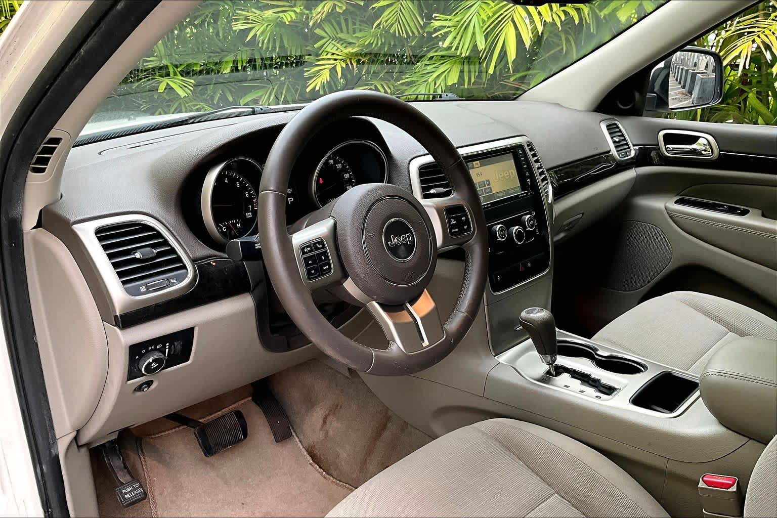 Thumbnail: 2011 Jeep Grand Cherokee - 3