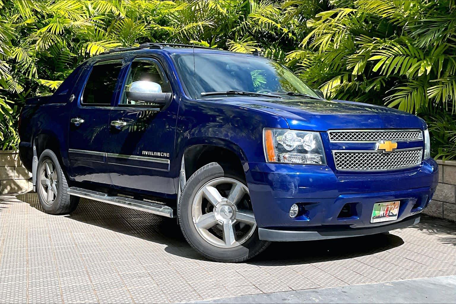 Thumbnail: 2013 Chevrolet Avalanche 1500 - 22