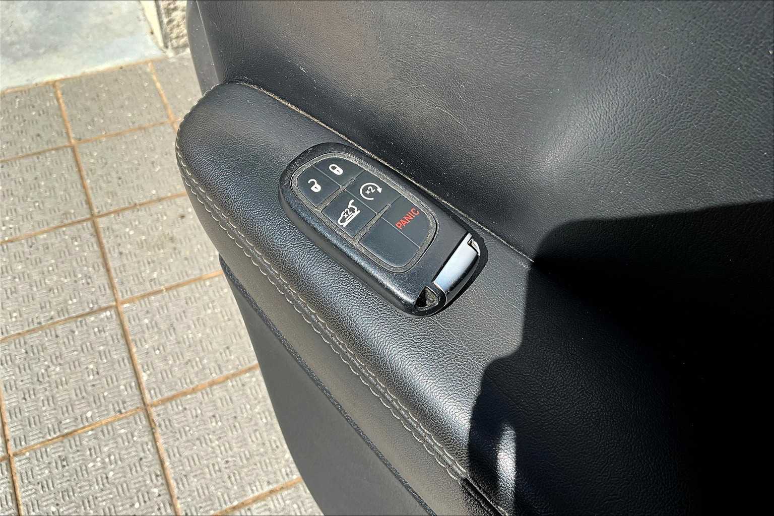 Thumbnail: 2019 Jeep Cherokee - 20