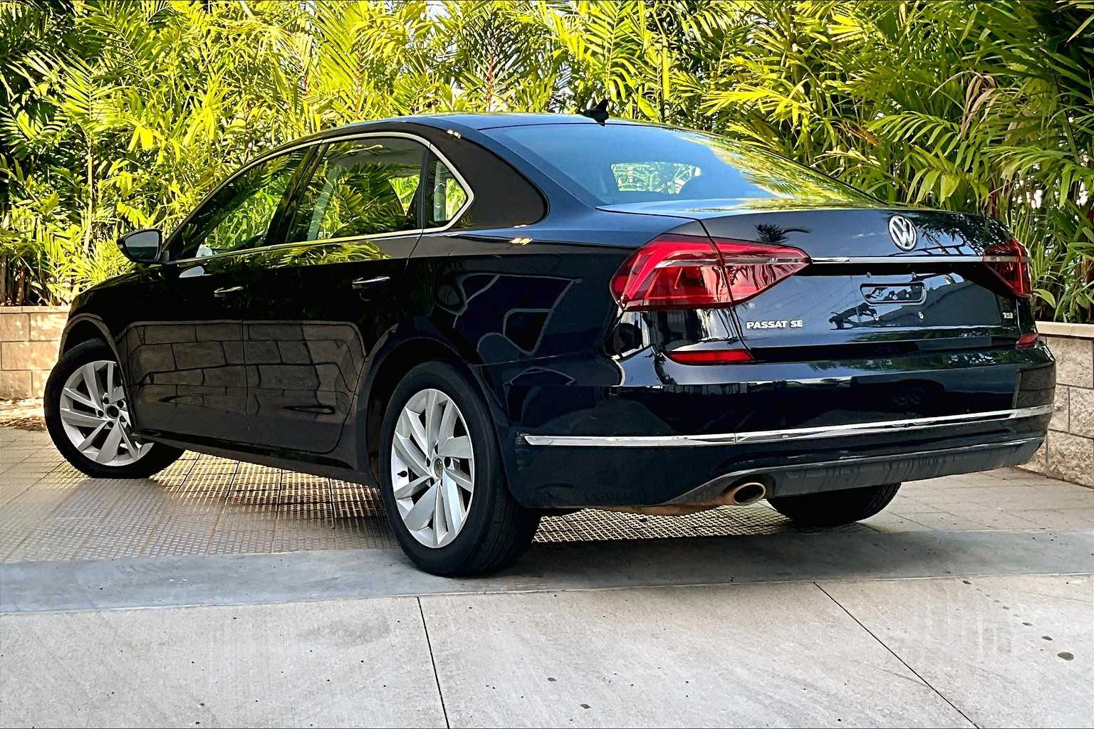 Thumbnail: 2018 Volkswagen Passat - 4