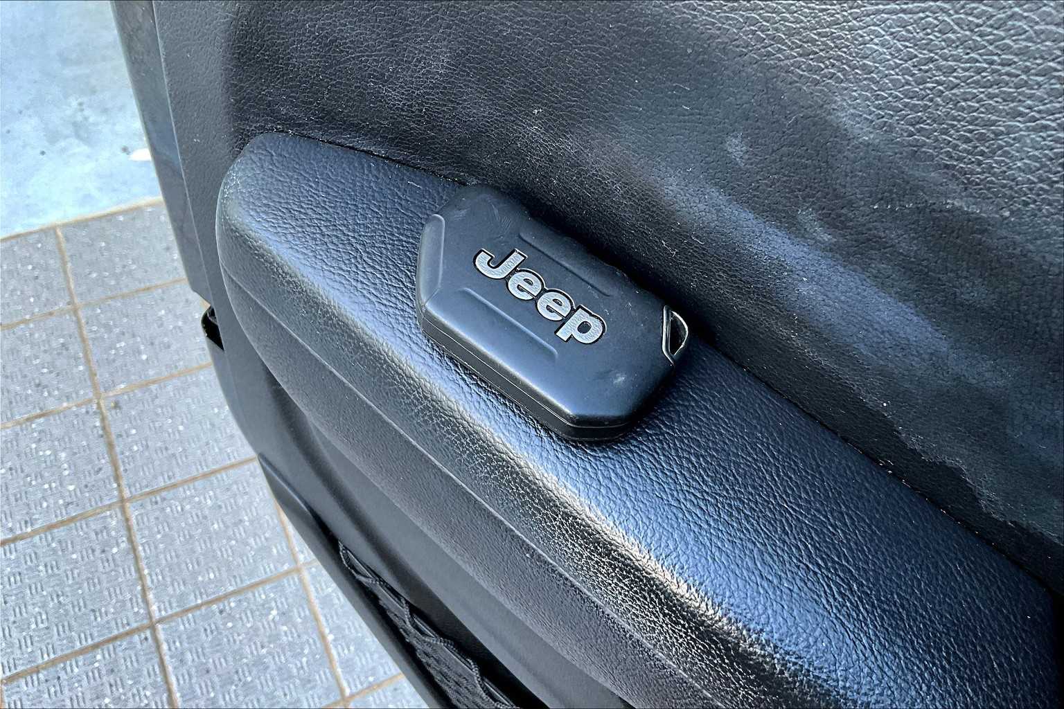 Thumbnail: 2022 Jeep Wrangler - 20