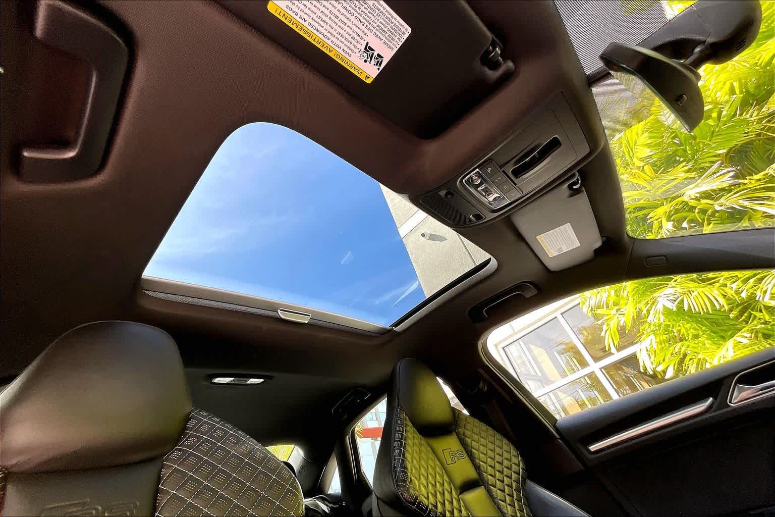 Thumbnail: 2018 Audi RS 3 - 31