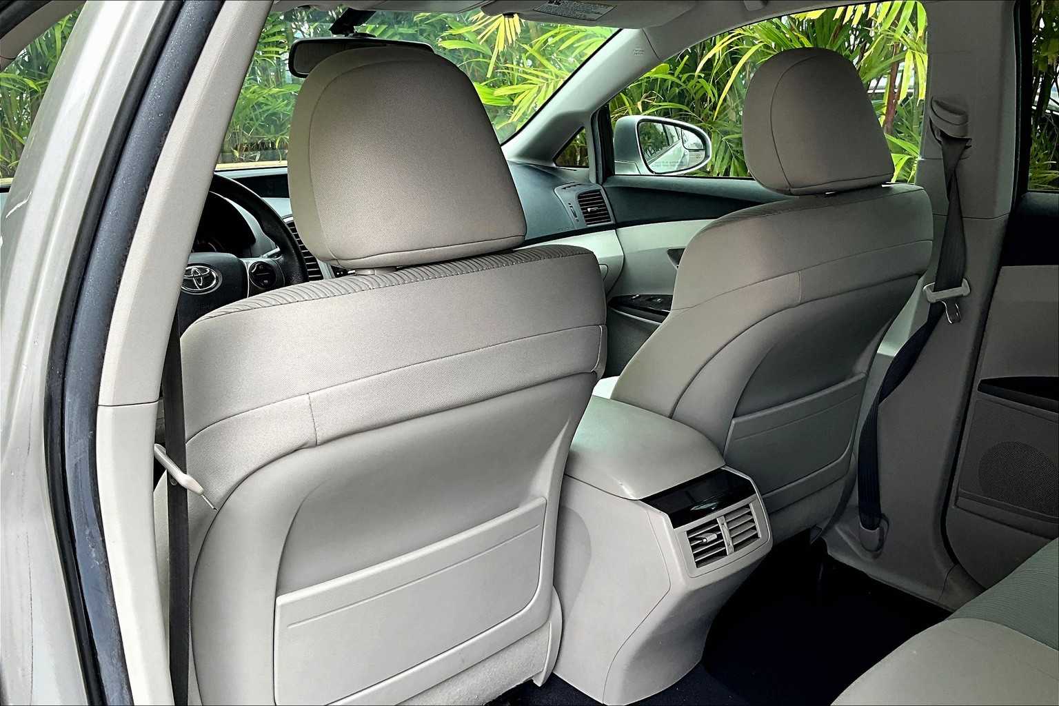 Thumbnail: 2014 Toyota Venza - 12