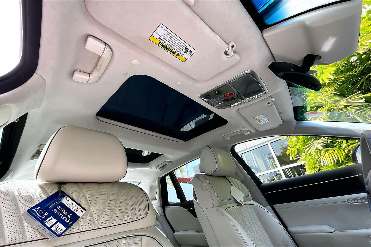 Thumbnail: 2023 Genesis G90 - 31