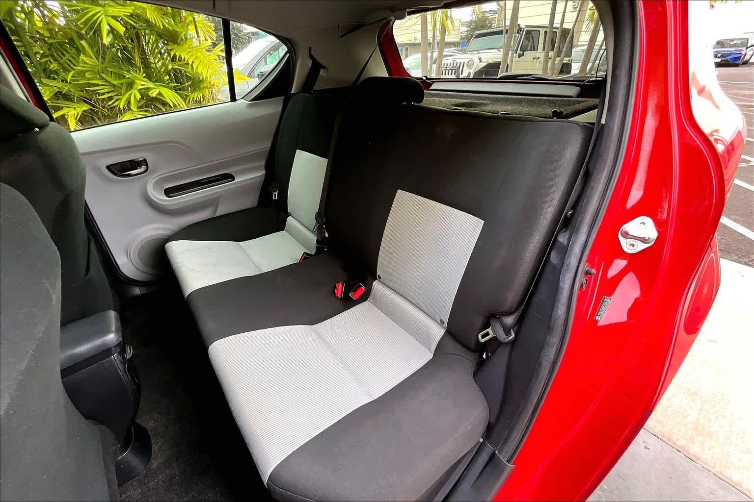 Thumbnail: 2012 Toyota Prius c - 30