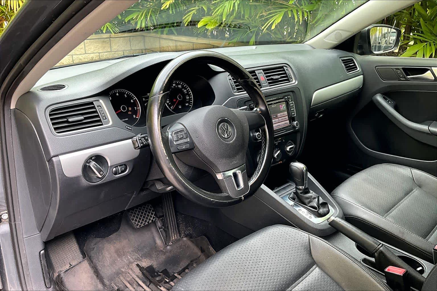 Thumbnail: 2013 Volkswagen Jetta - 3